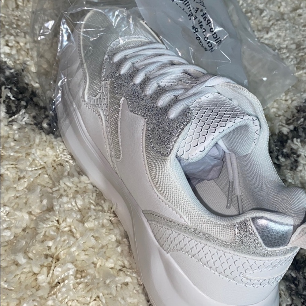 White Tennis Shoes - Picture 5 of 8